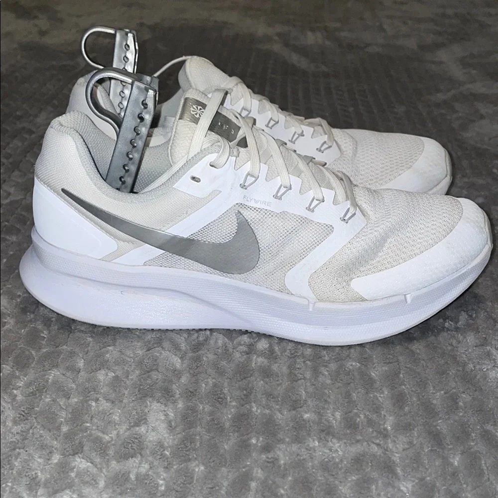 Nike‎ Wmns Run Swift 3 White Metallic Silver Women Running Sports DR2698-101